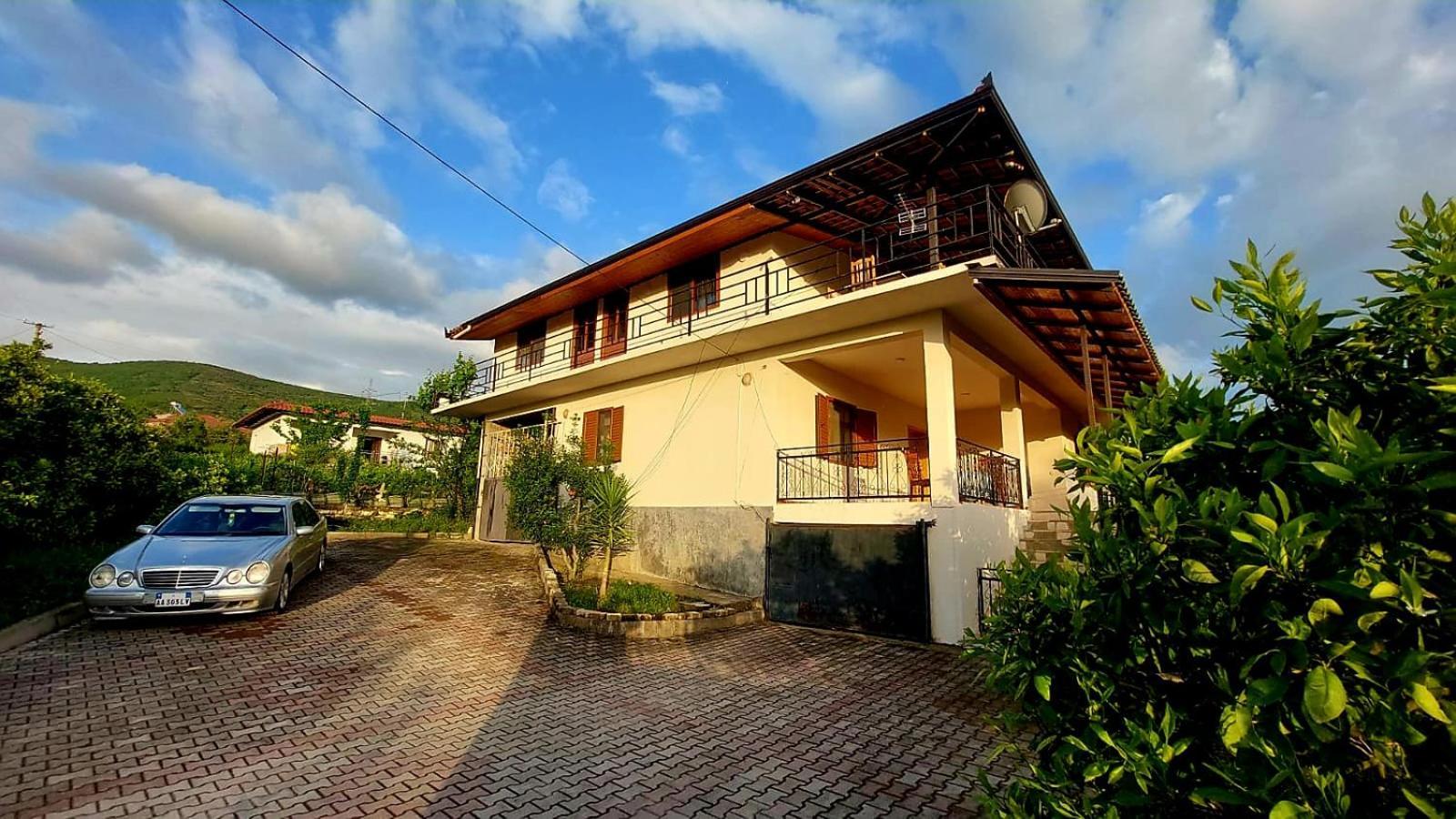Guest House Xhaferaj Berat Exterior photo